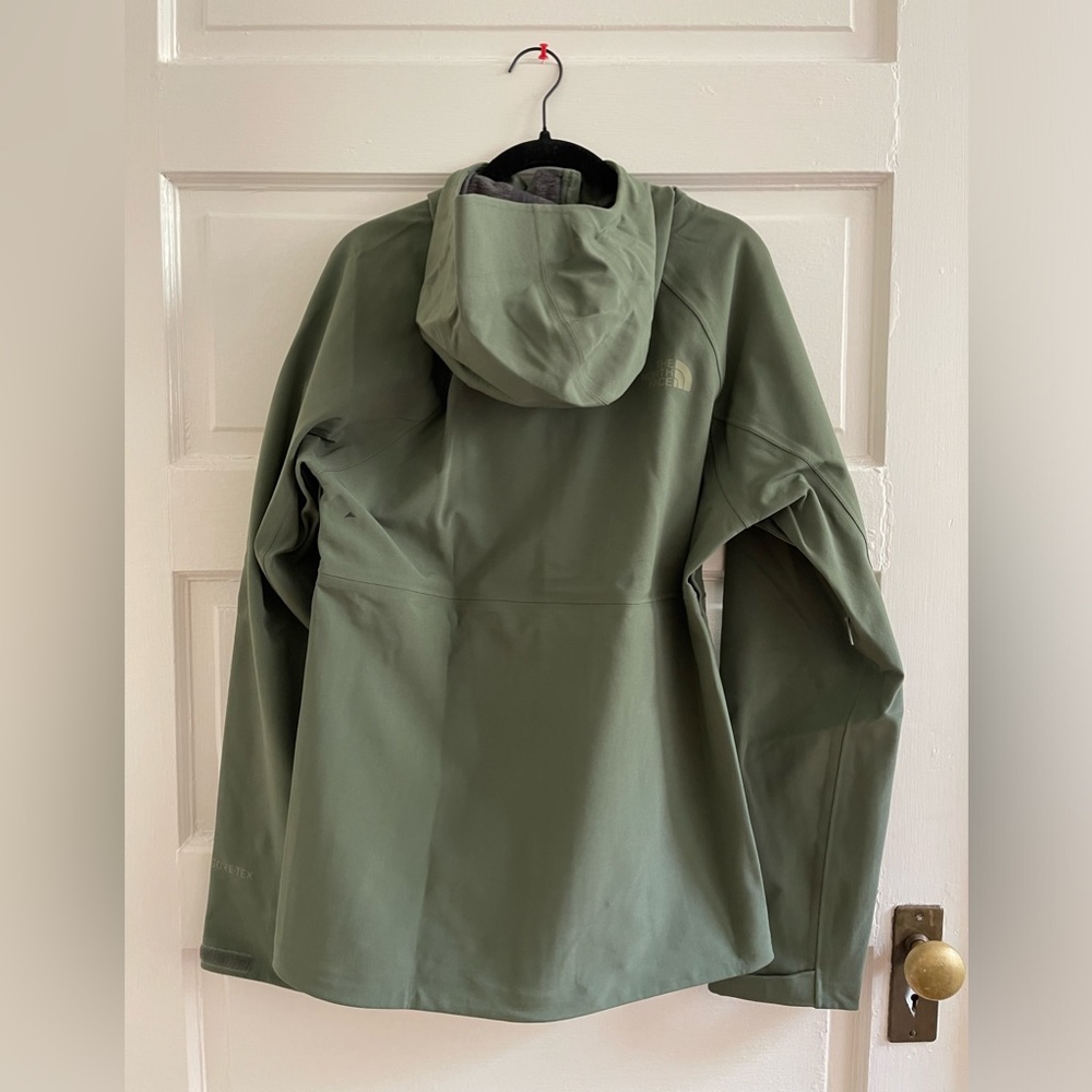 The North Face Men’s Small Green Apex Flex GTX Rain Jacket - Picture 4 of 5